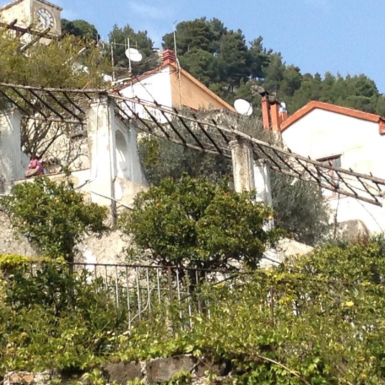Ferienwohnung Fronte Al Porto Salerno Exterior foto