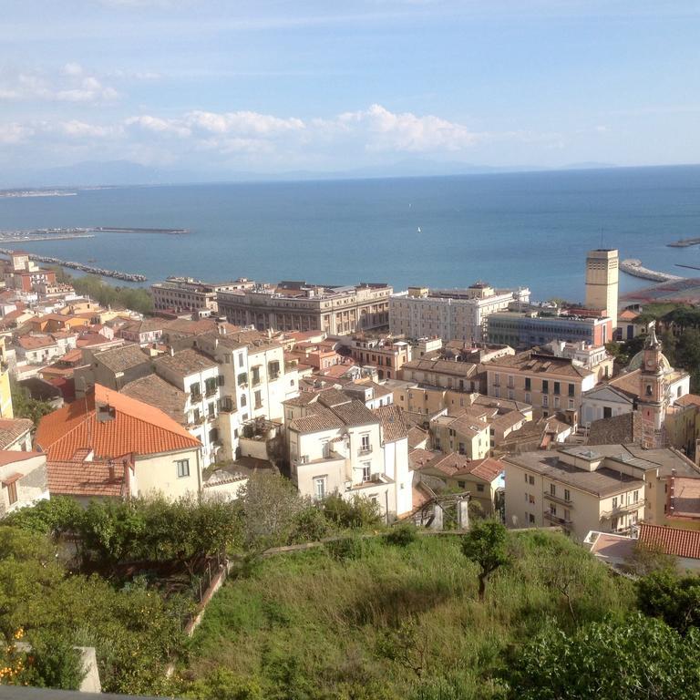 Ferienwohnung Fronte Al Porto Salerno Exterior foto