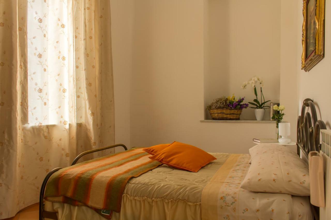 Ferienwohnung Fronte Al Porto Salerno Exterior foto