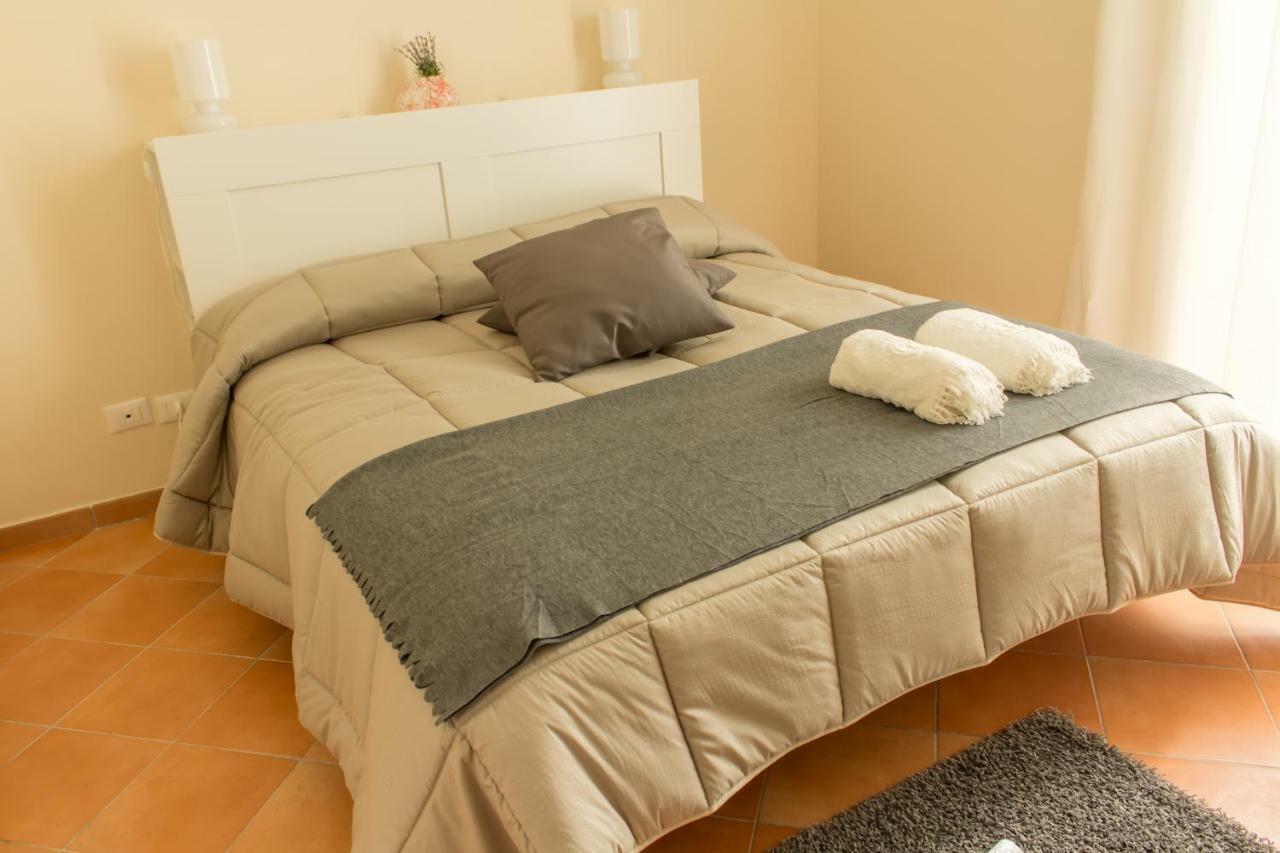 Ferienwohnung Fronte Al Porto Salerno Exterior foto