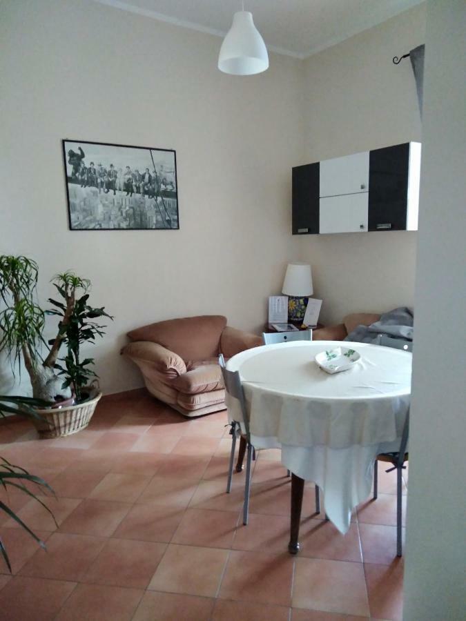 Ferienwohnung Fronte Al Porto Salerno Exterior foto