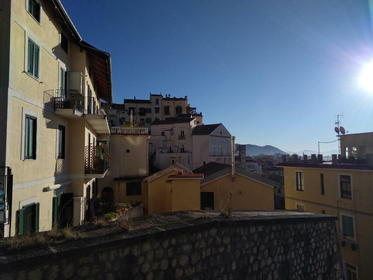 Ferienwohnung Fronte Al Porto Salerno Exterior foto