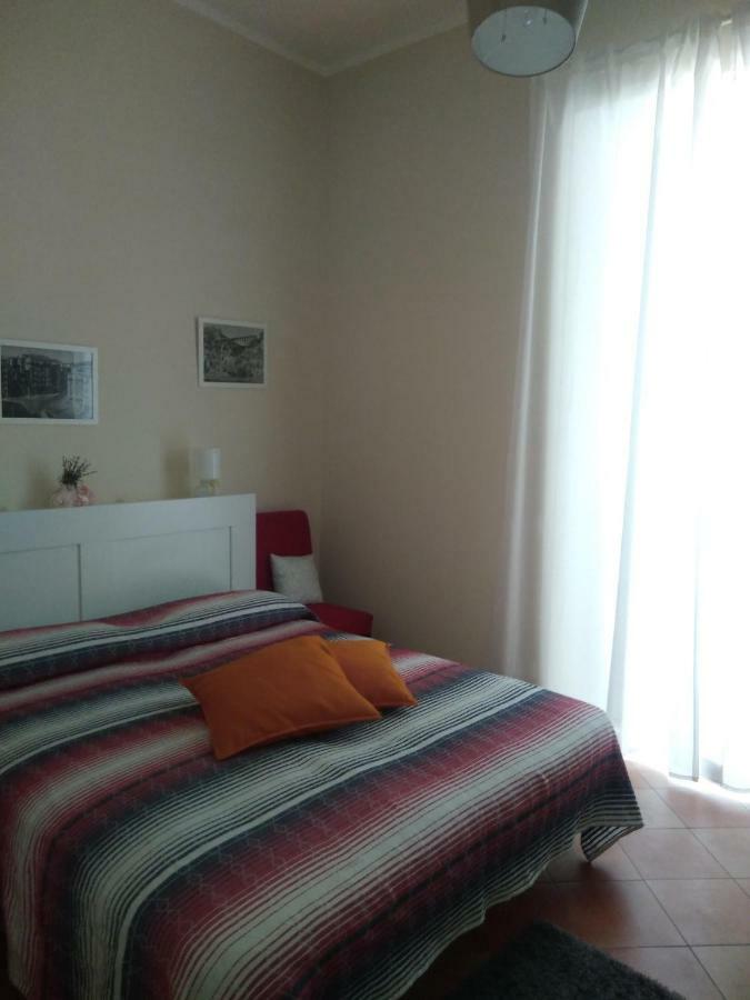 Ferienwohnung Fronte Al Porto Salerno Exterior foto